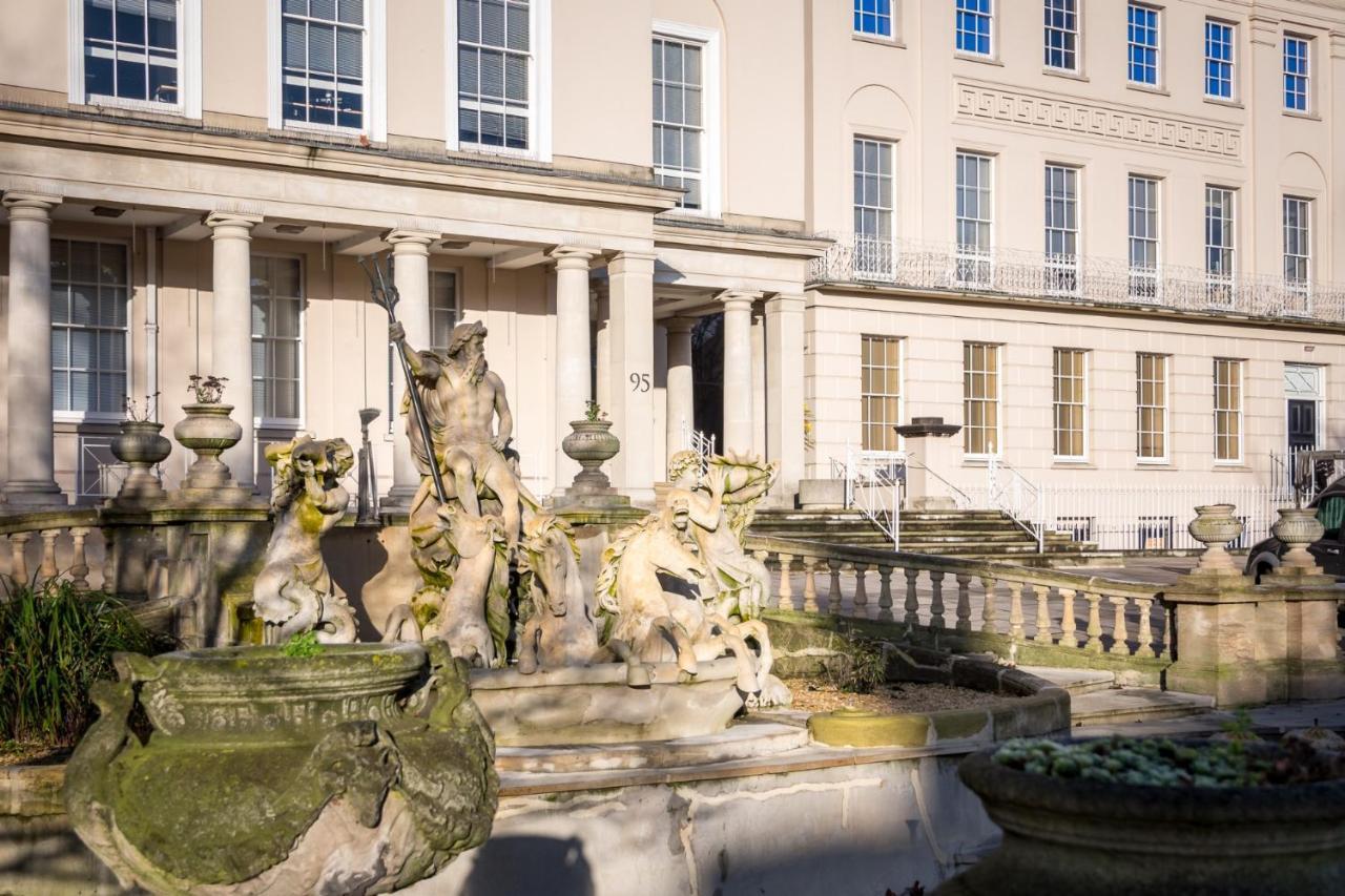 Elliot Oliver - Luxury 2 Bedroom Regency Apartment With Parking & Ev Charger Cheltenham Luaran gambar