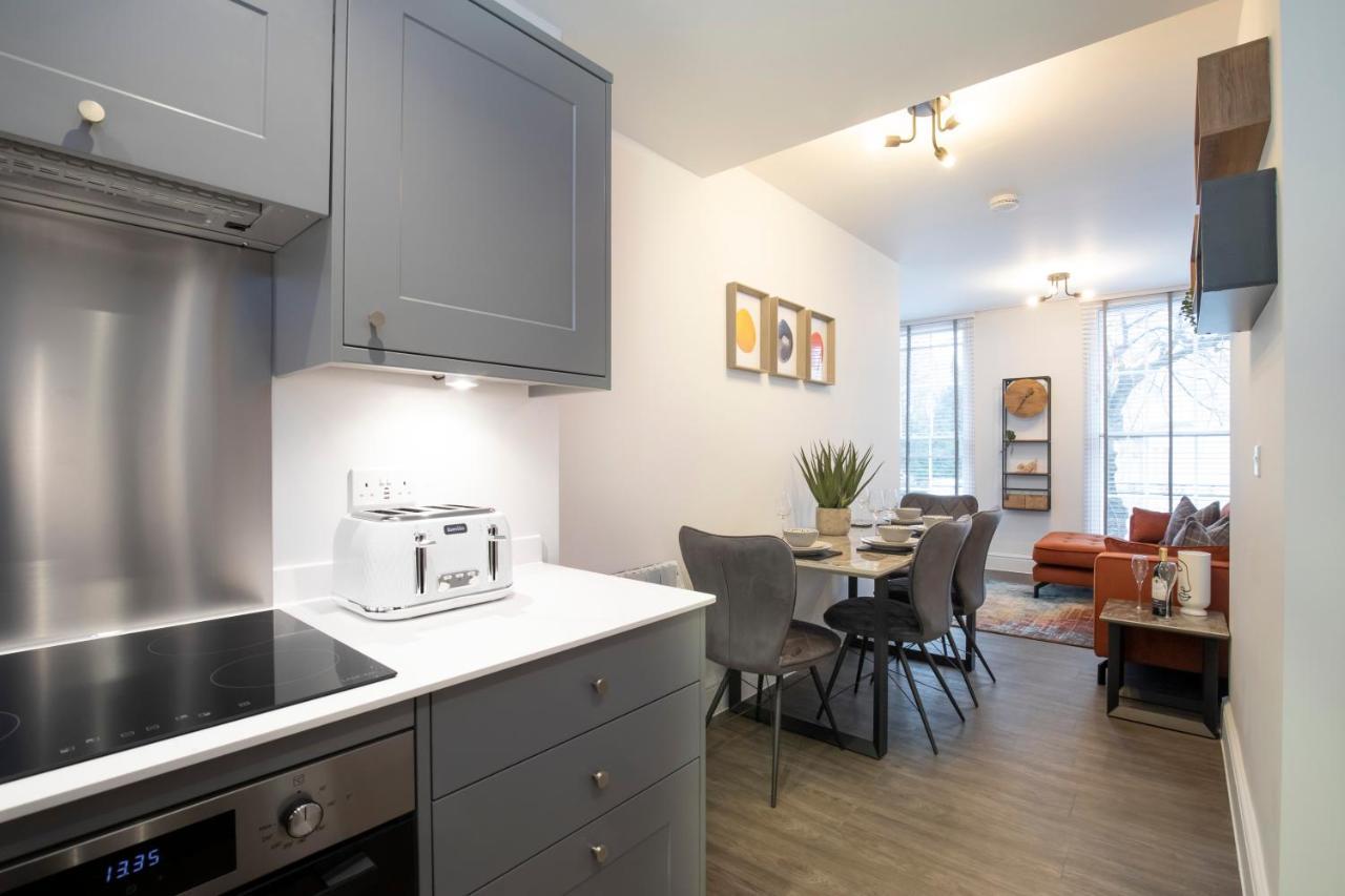 Elliot Oliver - Luxury 2 Bedroom Regency Apartment With Parking & Ev Charger Cheltenham Luaran gambar
