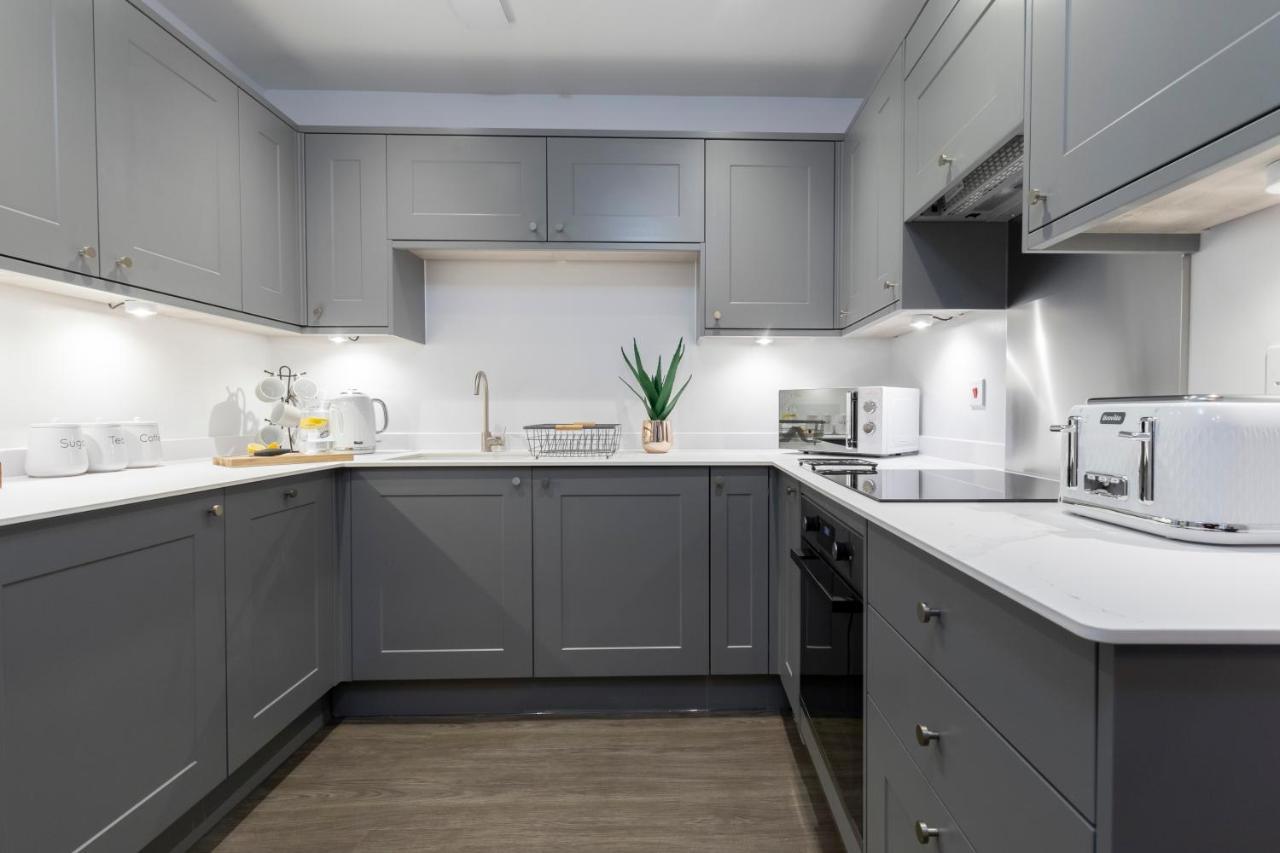 Elliot Oliver - Luxury 2 Bedroom Regency Apartment With Parking & Ev Charger Cheltenham Luaran gambar