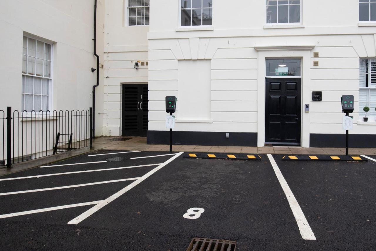 Elliot Oliver - Luxury 2 Bedroom Regency Apartment With Parking & Ev Charger Cheltenham Luaran gambar